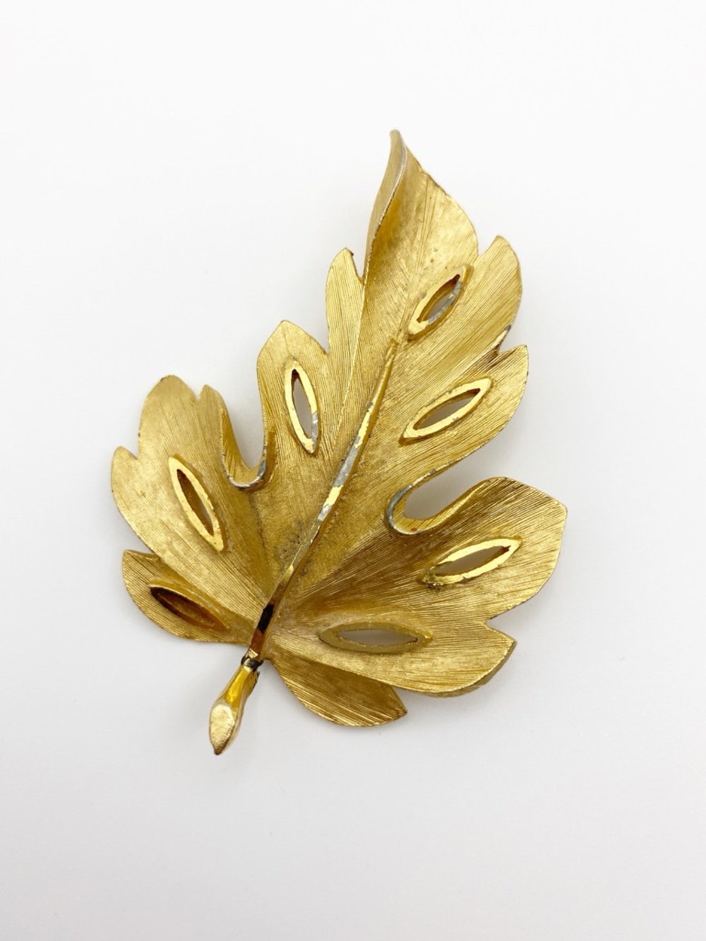 Vintage Gold Leaf Brooch Pin